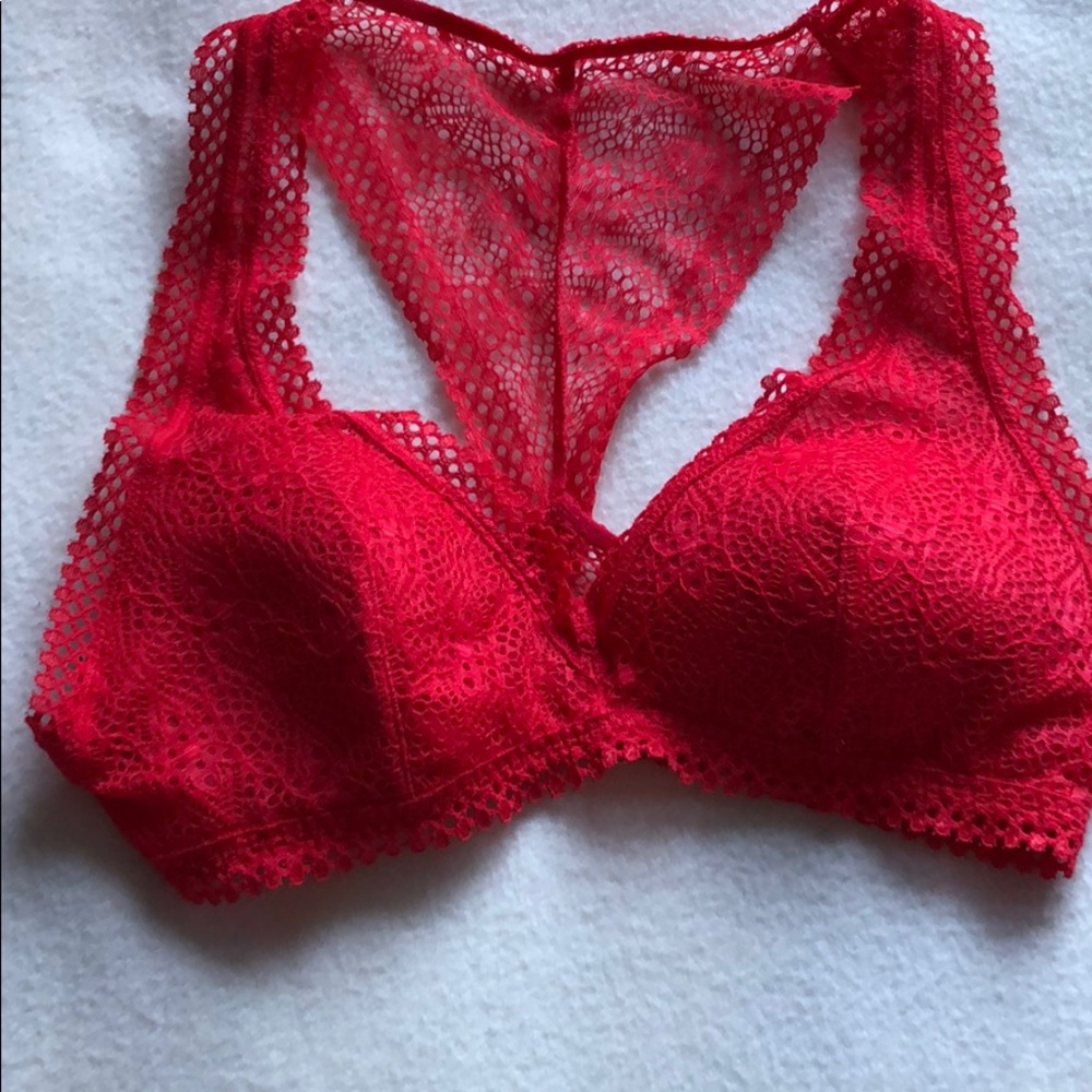 🆕 NWT Victoria’s Secret Red Lace Bralette